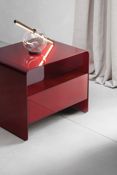 Foglio bedside table | Night stands | Flou