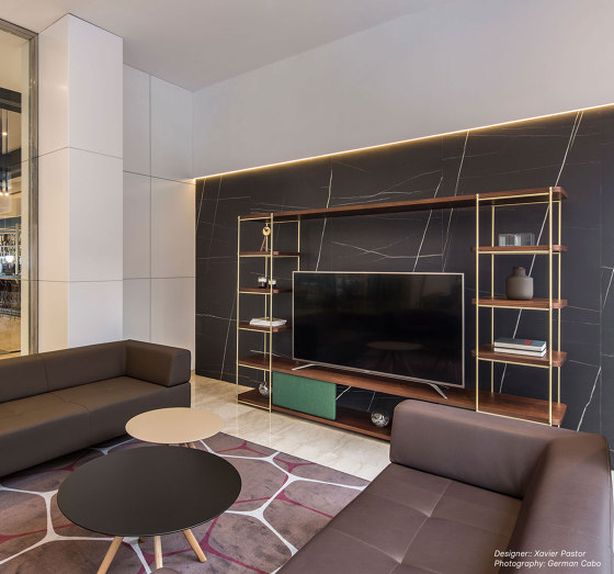 Julia Oak wood TV set furniture with hanging shelf | Scaffali | Momocca