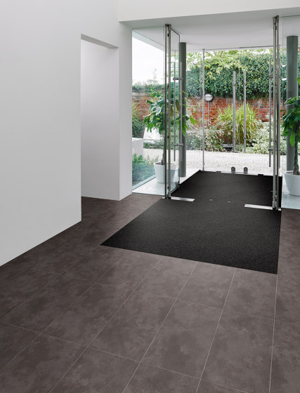 Entryway - Ruffian | Ebony Earth | Carpet tiles | Amtico