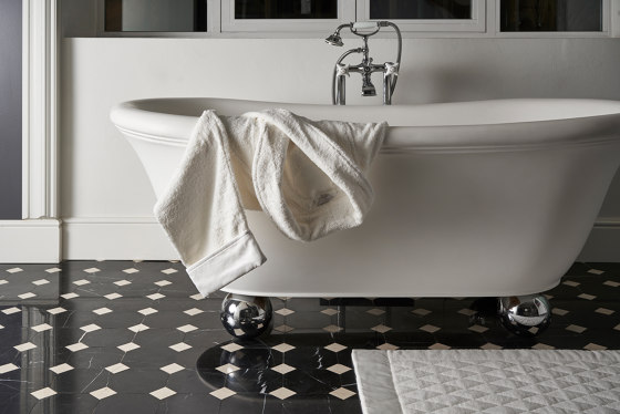 Home Boutique | Plush bath sheet | Towels | Devon&Devon