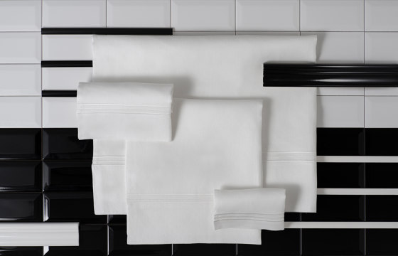 Home Boutique | Pure linen hand towel | Towels | Devon&Devon