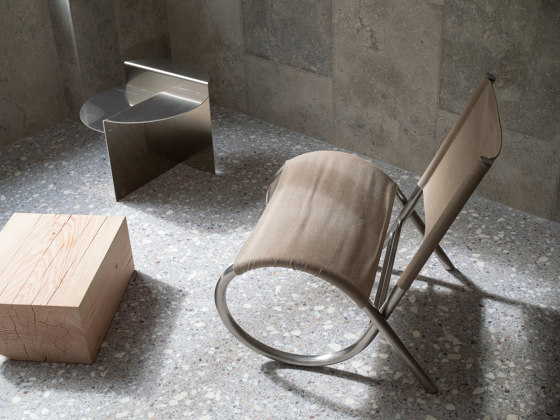 Richardt Chair | Raw Steel | Canvas | Fauteuils | Frama
