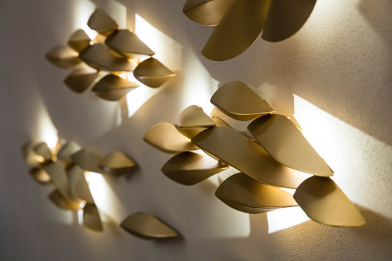 Anodine floor | Free-standing lights | Paolo Castelli
