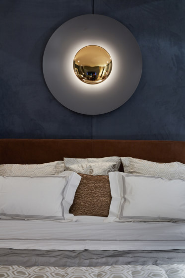 Circle lamp | Lámparas de pared | Paolo Castelli