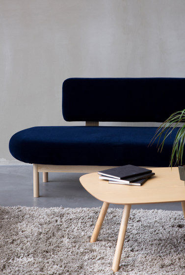 Linko 01+table | Sofas | Inno