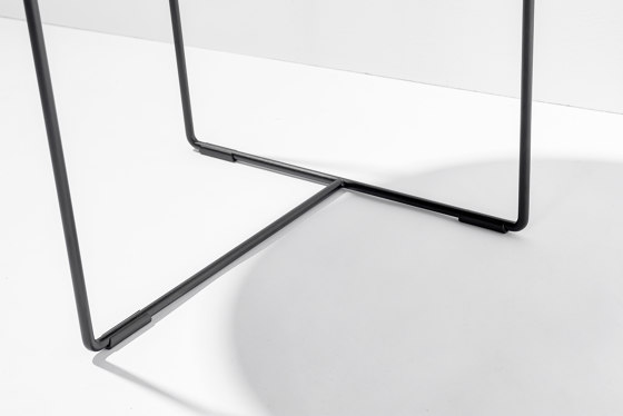 Solid 01 Side Table | Tavolini alti | weld & co