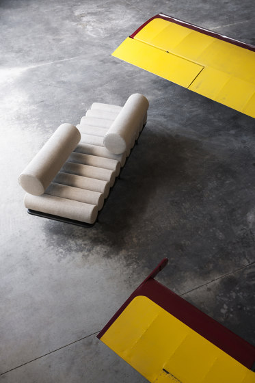 Five to Nine Baybed with Concrete Table | Day beds / Lounger | Tacchini Italia