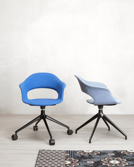 Lady B Pop revolving with castors | Chairs | SCAB Design