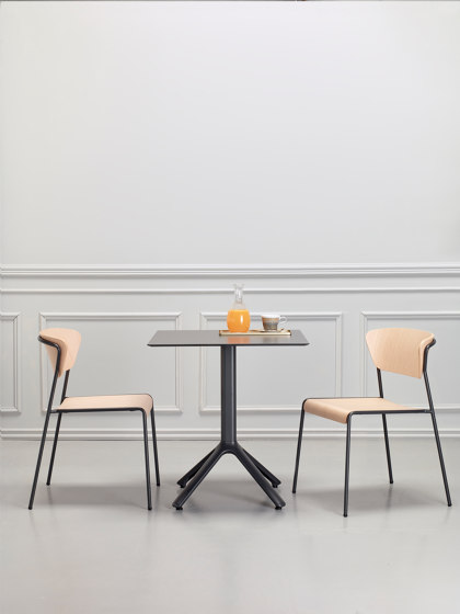 Lisa Wood barstool | Bar stools | SCAB Design
