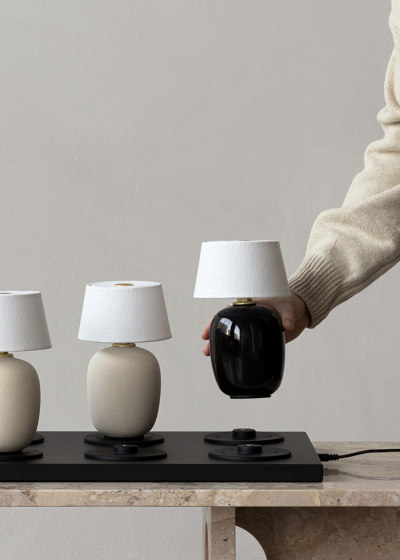 Torso Table Lamp, Portable, Black | Lámparas de sobremesa | Audo Copenhagen