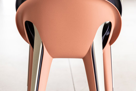 Bell Chair | Sillas | Magis