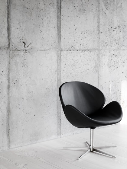 Ogi Chair with swivel function | Star base | Chairs | BoConcept