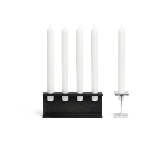 Tete | Candlestick 4, black-lacquered | Candelabros | Magazin®