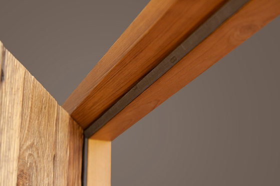Wood Doors | Reclaimed wood door | Vertical | Porte interni | Wooden Wall Design