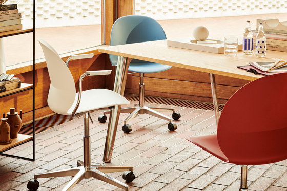 N02™ Recycle | Chounter stool | N02-40 | Light blue | Chrome base | Taburetes de bar | Fritz Hansen