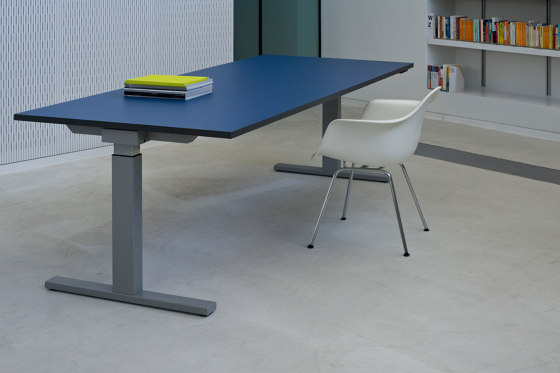 Vario | Desks | Echo Büromöbel Ernst & Cie.