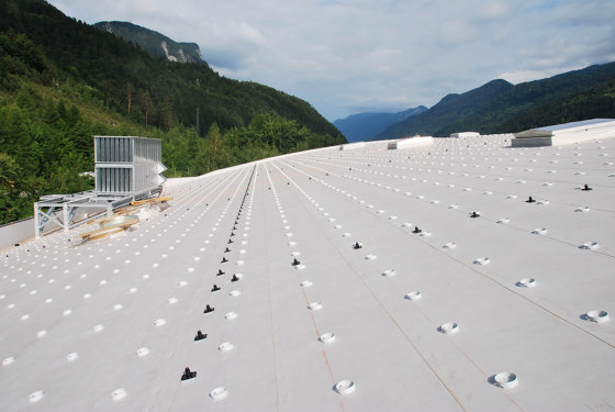 b/s/t Snow Guard System Type 1: for corrugated metal decks | Éléments de toiture | b/s/t