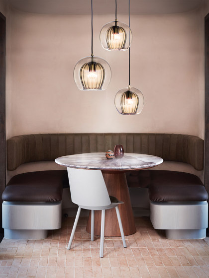 Pleated Crystal Table Light - Clear | Lámparas de sobremesa | Marc Wood Studio