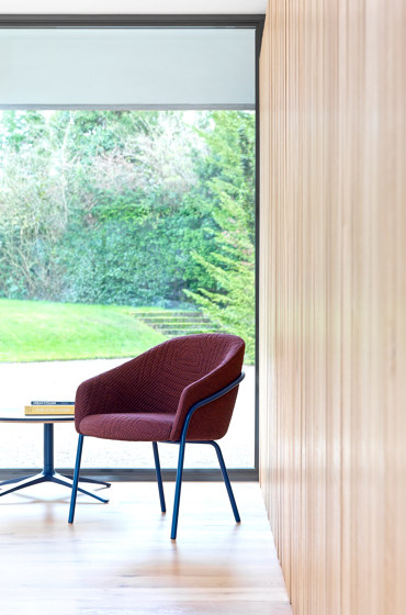 Paloma Lounge Plush Chair - Sled Base | Sessel | Boss Design