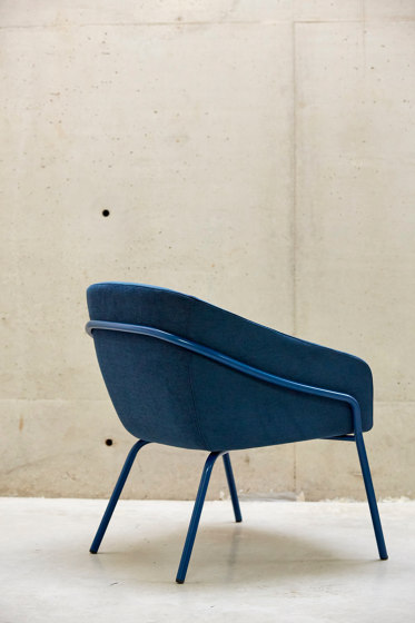 Paloma Lounge Plush Chair - Wooden 4 Leg | Sillones | Boss Design