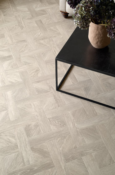 Form Woods - 0,7 mm I Burnished Timber | Synthetic tiles | Amtico