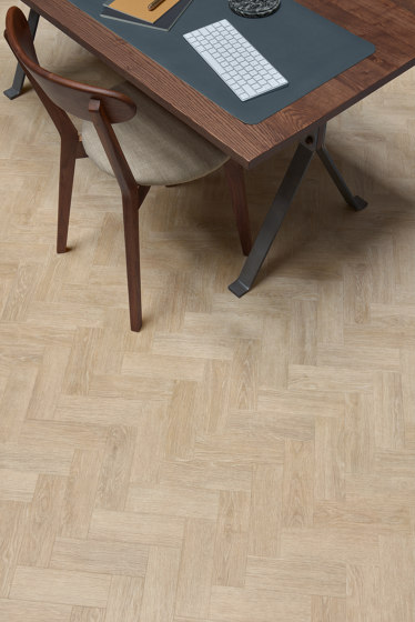 Form Woods - 0,7 mm I Dusted Oak | Synthetic tiles | Amtico