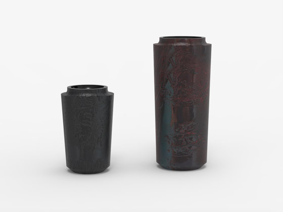 Makino black and dark red urushi textured vases | Floreros | Hiyoshiya
