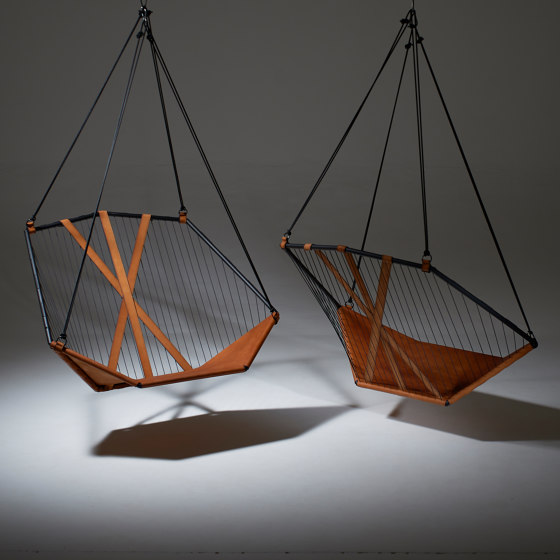 Sling Hanging Chair - Angular | Columpios | Studio Stirling