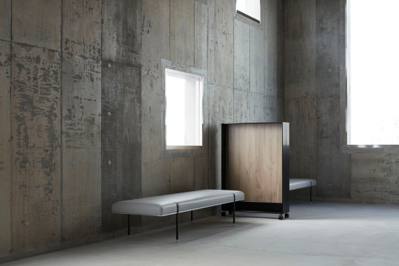 PARALLEL | free Standing Screen | Pareti mobili | By interiors inc.
