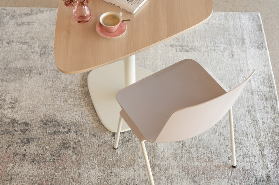 puc Stapelstuhl mit Armlehnen | Stühle | Wiesner-Hager