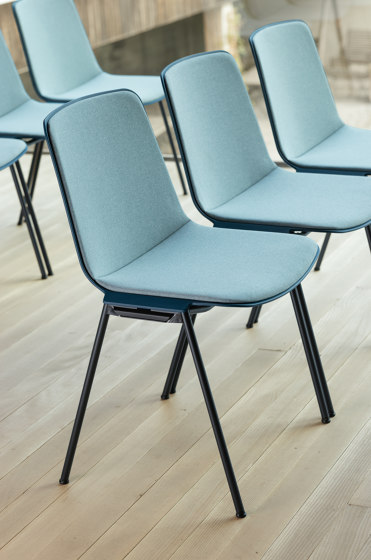 puc Stapelstuhl sitzgepolstert, ohne Armlehnen | Stühle | Wiesner-Hager
