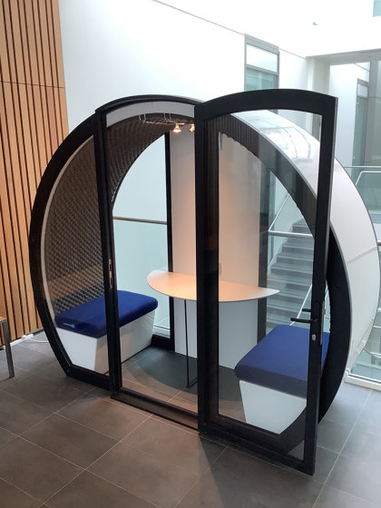 6 Person Part Enclosed Meeting Pod with Acoustic Back Panel | Sound absorbing architectural systems | The Meeting Pod