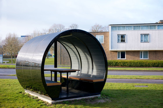 4 Person Part Enclosed Outdoor Pod | Sound absorbing architectural systems | The Meeting Pod