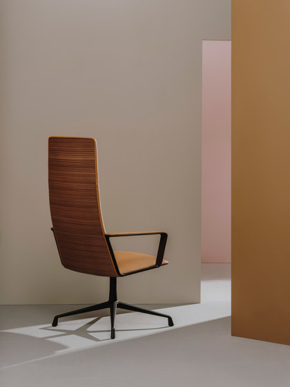 Capri Executive SI 1567 | Chairs | Andreu World