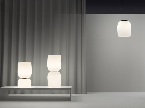 Ghost 4960 table lamp by Vibia