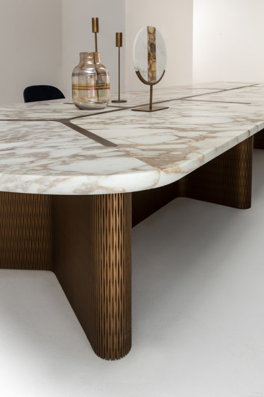 Infinity | Table | Dining tables | Laurameroni