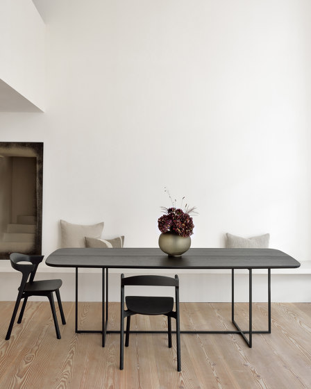 Arc | Oak black dining table | Tavoli pranzo | Ethnicraft