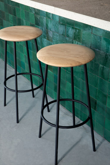 Baretto | Oak bar stool - varnished | Tabourets de bar | Ethnicraft