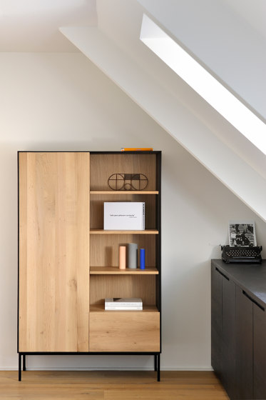 Blackbird | Oak TV cupboard - 1 door - 1 flip-down door - 2 drawers - varnished | Sideboards / Kommoden | Ethnicraft