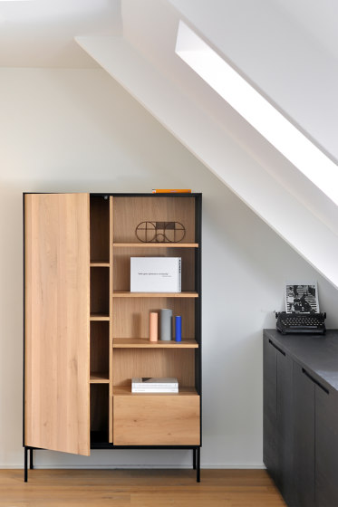 Blackbird | Oak TV cupboard - 1 door - 1 flip-down door - 2 drawers - varnished | Sideboards / Kommoden | Ethnicraft