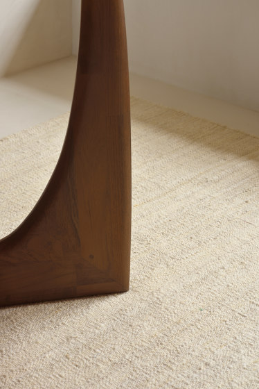 Essentials kilim rug collection | Terracotta Nomad kilim rug | Formatteppiche | Ethnicraft