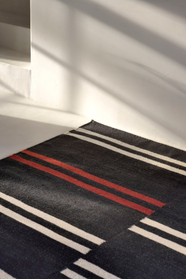 Essentials kilim rug collection | Black Dots kilim rug | Tapis / Tapis de designers | Ethnicraft