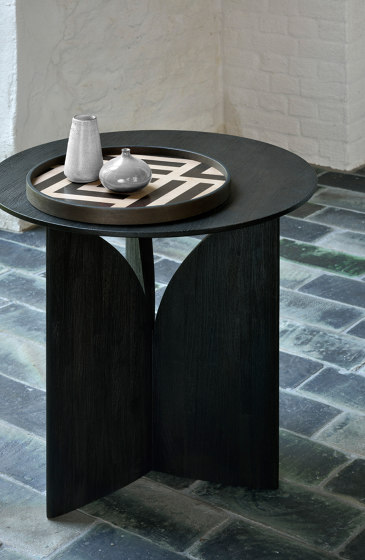 Fin | Teak black side table - varnished | Beistelltische | Ethnicraft