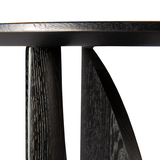 Geometric | Oak side table - varnished | Side tables | Ethnicraft