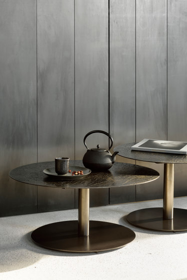 Sphere | Coffee table - umber | Tables basses | Ethnicraft