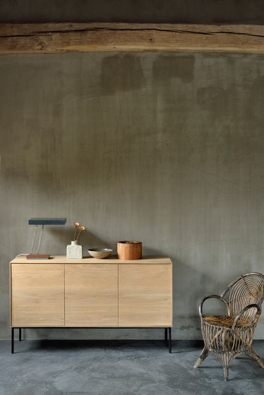 Whitebird | Oak sideboard - 3 doors - 2 drawers - varnished | Aparadores | Ethnicraft