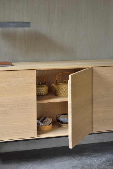 Whitebird | Oak sideboard - 3 doors - 2 drawers - varnished | Buffets / Commodes | Ethnicraft