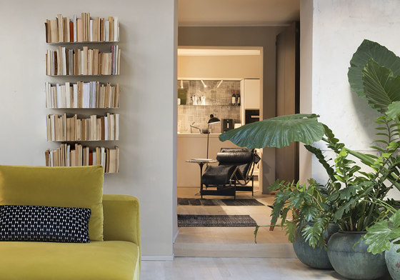 T-left asymmetrical wall bookshelf | Shelving | Teebooks