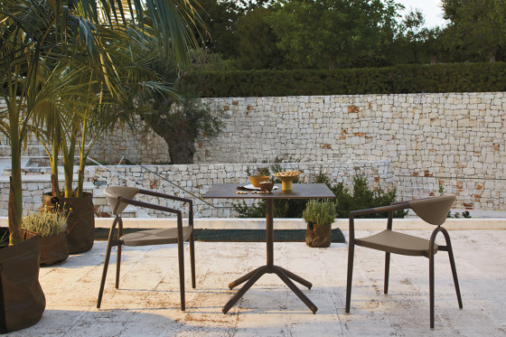 Maratea 9915 table base | Caballetes de mesa | ROBERTI outdoor pleasure