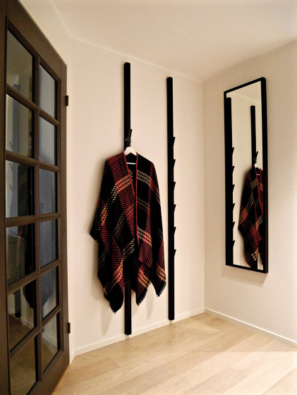 Window - free standing coat hanger | Coat racks | viccarbe